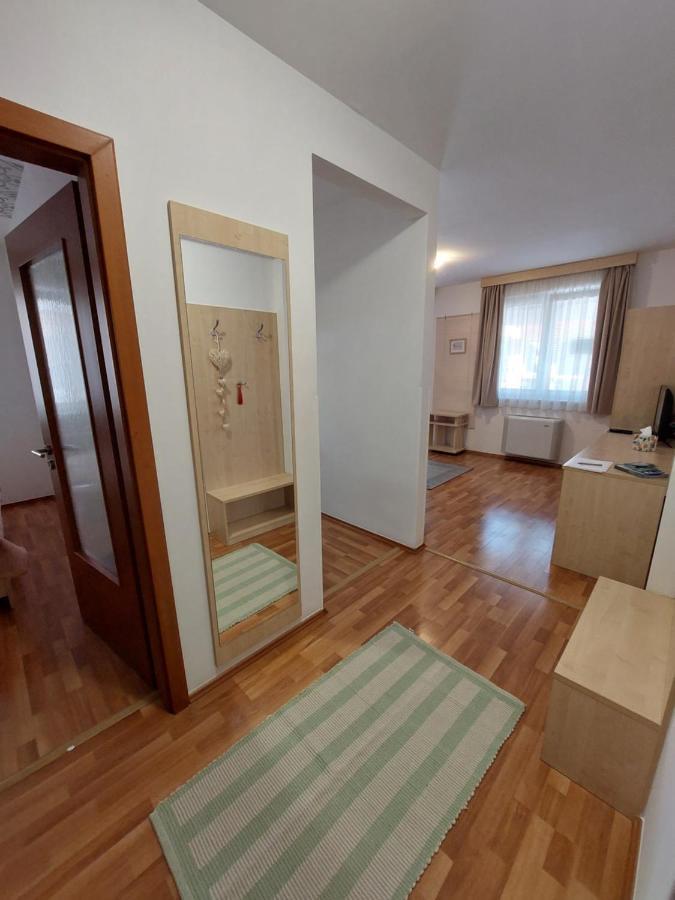 Myrelax Apartment - Hajduszoboszlo Exterior photo